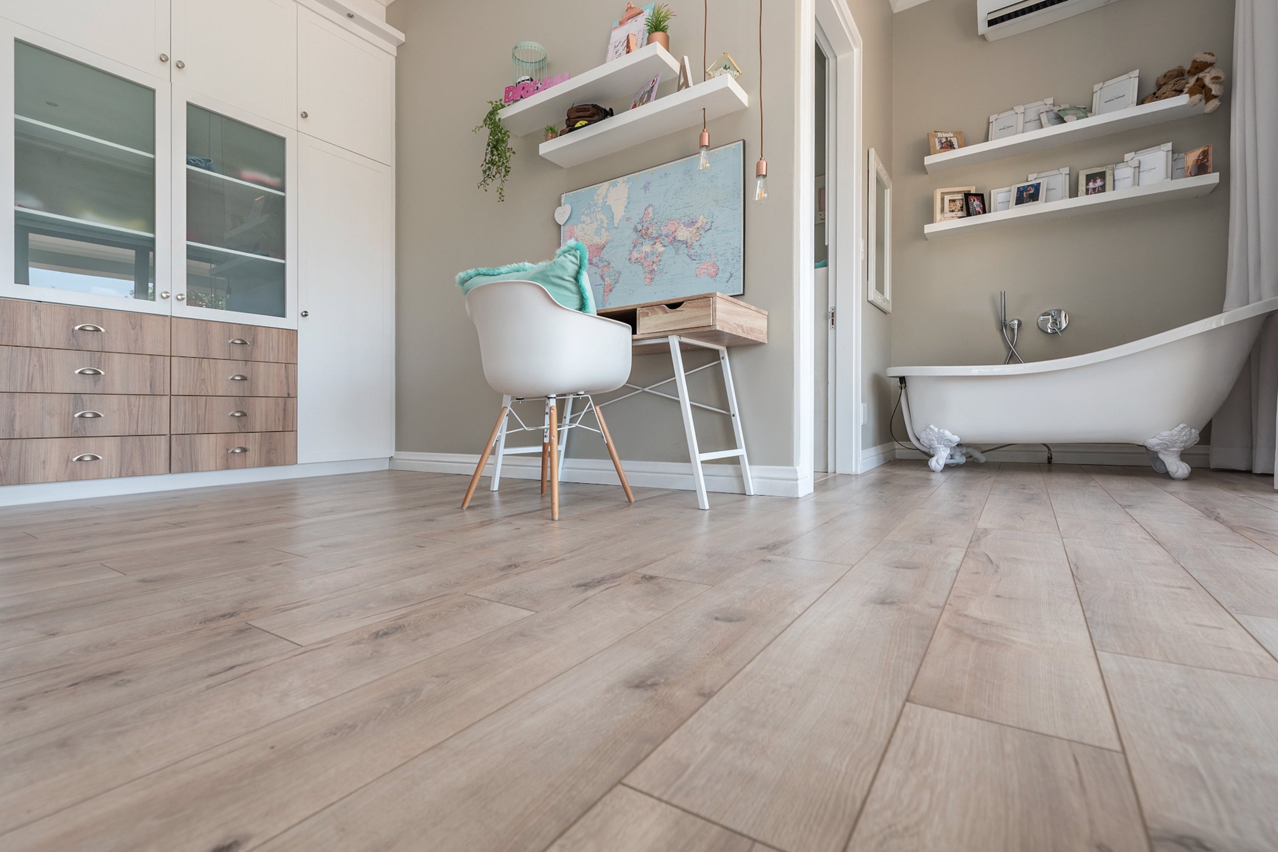 Natura AGT Laminate Flooring - Line Meric